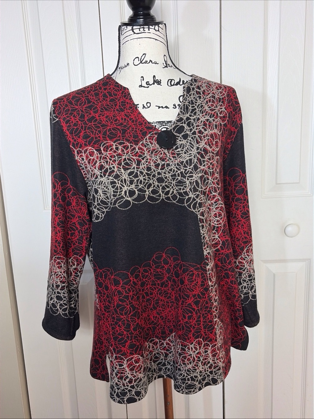 Parsley & Sage Women's Geometric Red, Black And Tan Crew Neck Knit Tunic Top LG